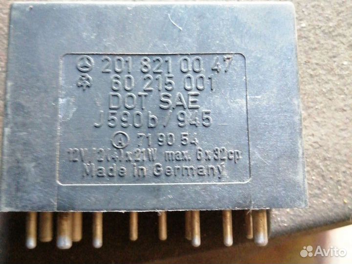 Реле поворотов Мерседес Бенц В202 2018210047