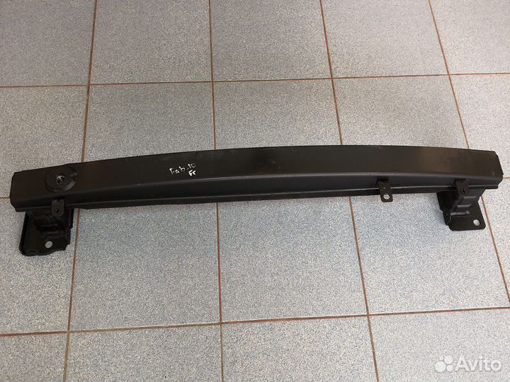 Усилитель переднего бампера Skoda Fabia 2010-15