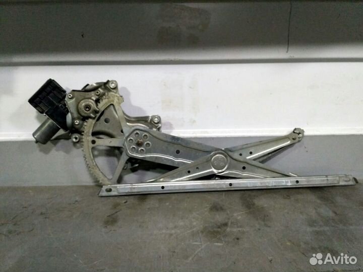 Стеклоподъемник передний правый Toyota Camry v55