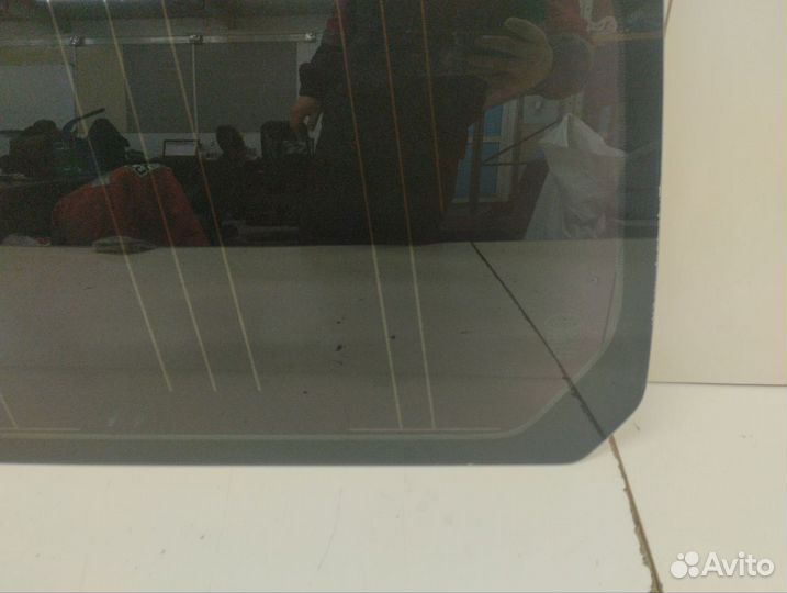 Стекло кузовное глухое левое Land Rover Discovery