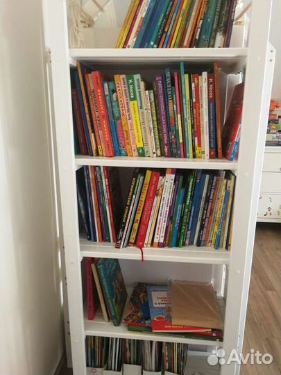 Кровать-домик + полка для книг