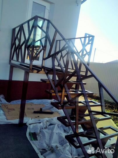 Требуется подсобник сварщику