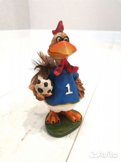 Статуэтка футболист