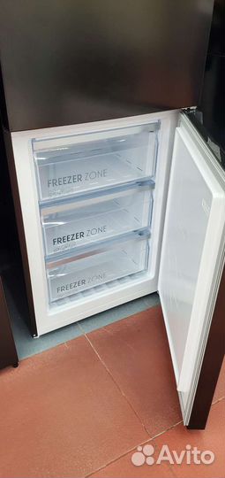 Новый холодильник Thomson.Витринный.Гарантия мвиде