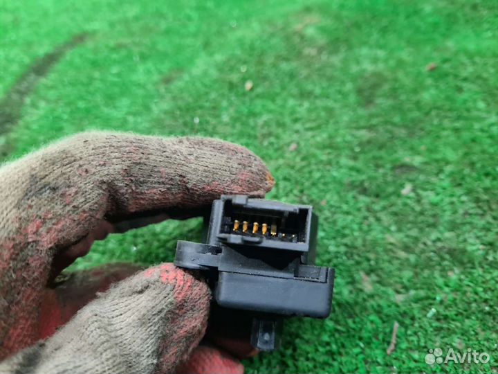 Сервопривод заслонки печки Мерседес A2038201642