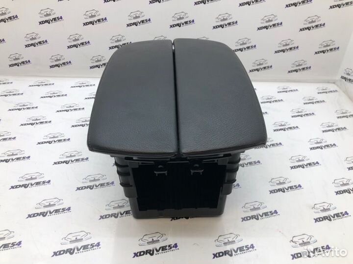 Подлокотник Bmw X5 E70 N57D30A 2011