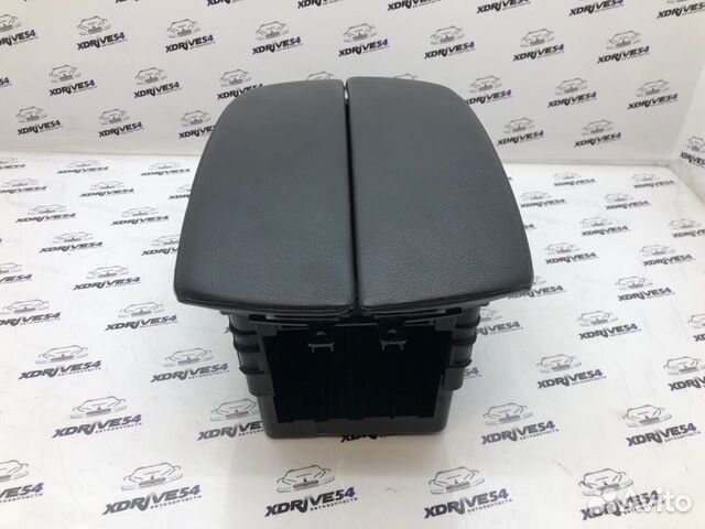 Подлокотник Bmw X5 E70 N57D30A 2011