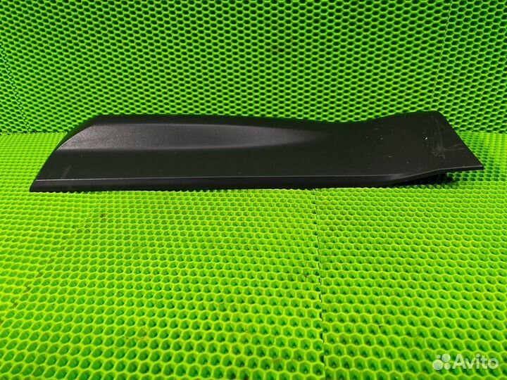 Молдинг двери задний правый Land Rover Range Rover