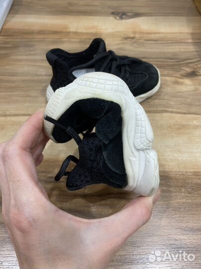 Кроссовки детскте