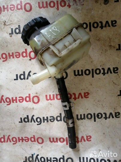 Бачок гур Toyota Avensis T250