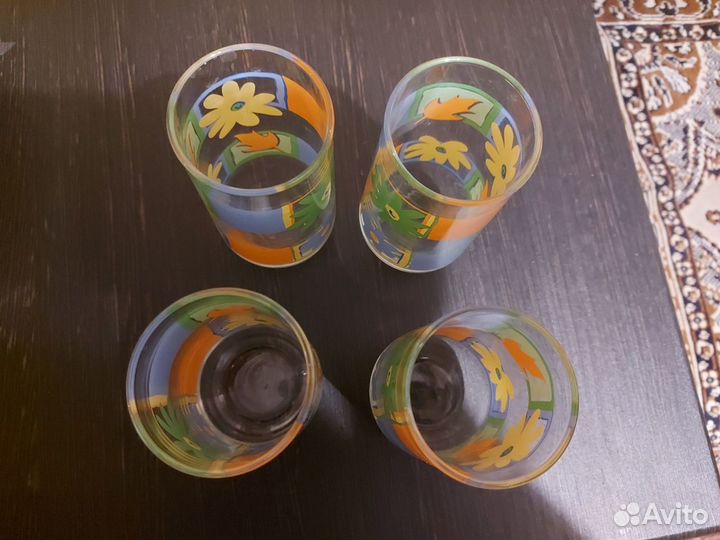 Стеклянные стаканы
