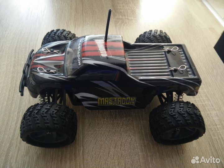 Модель машинки на радиоуправлении