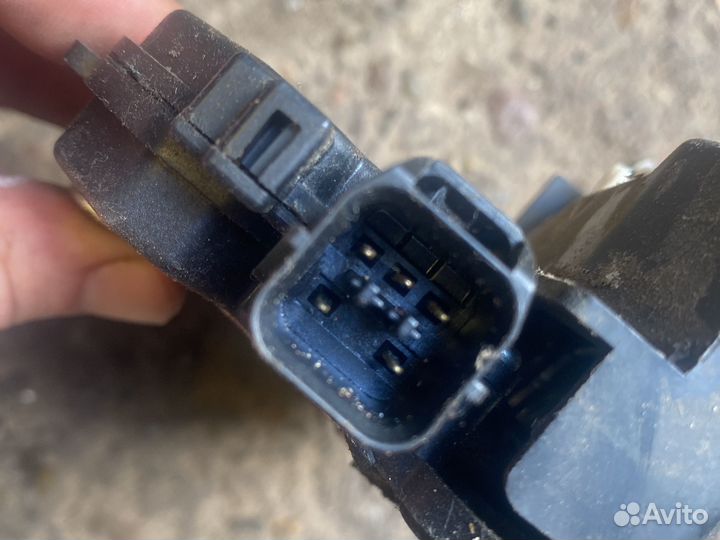 Mitsubishi colt замок передней левый