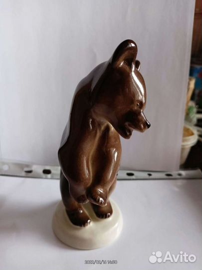 Статуэтка бурый медведь фарфоровый лфз в/с СССР