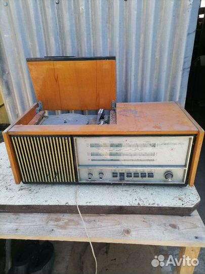 Радиоприемники времён СССР