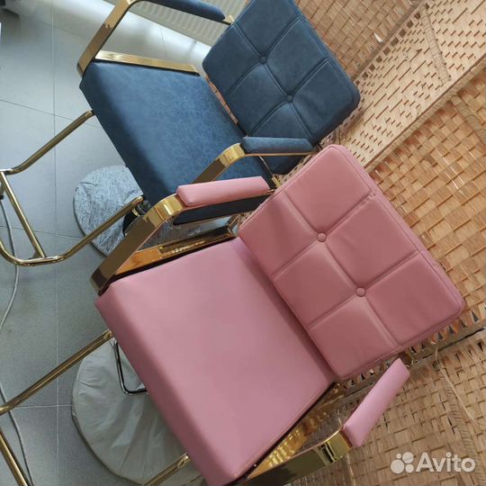 Парикмахерское кресло