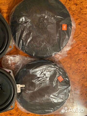 Акустические колонки jbl