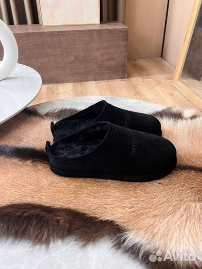 Balenciaga мюли с мехом