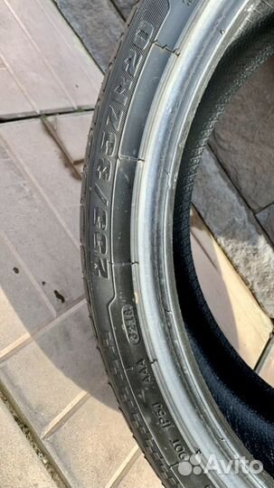 Royal Black Royal Performance 255/35 R20 97W