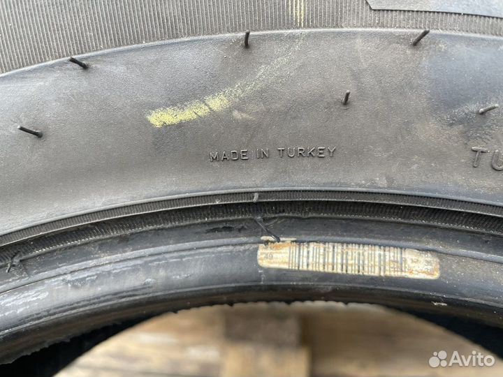 Pirelli Carrier 235/65 R16C