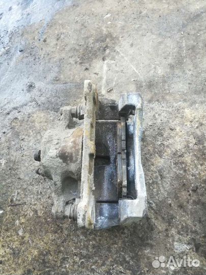 Передний суппорт Тойота Камри V70