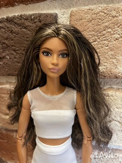 Кукла Barbie Looks Lina