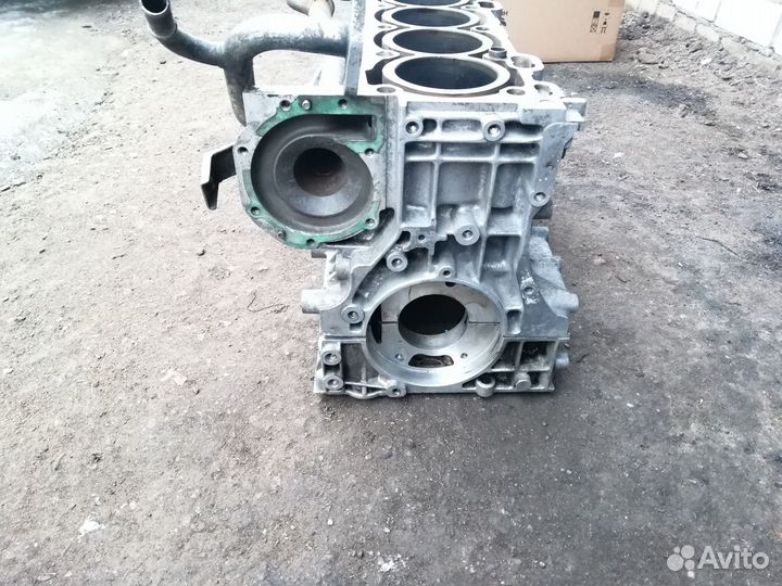 Блок цилиндров двигателя 2,5л бензин Volvo 850