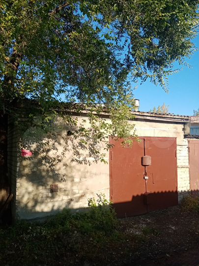 Гараж, > 30 м²