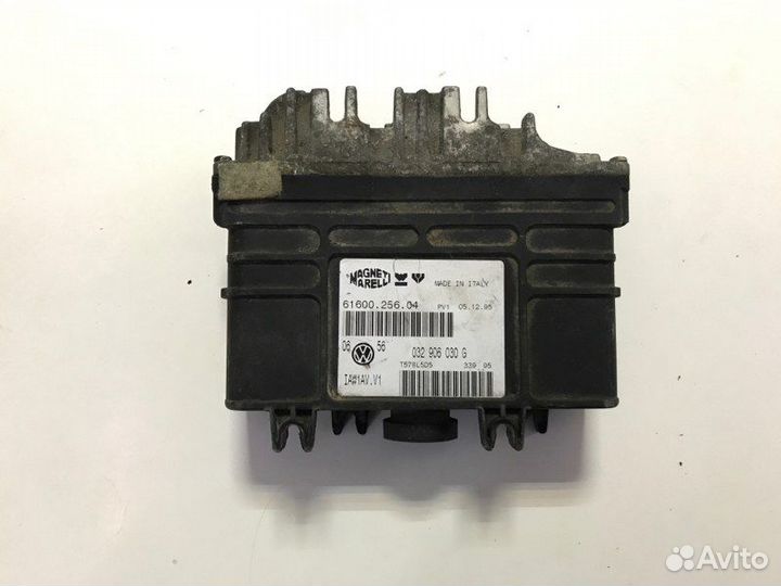 Электронный блок Volkswagen Golf 3 1991-2000