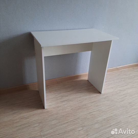 Стол письменный