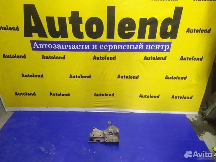 Кронштейн двс Renault Logan