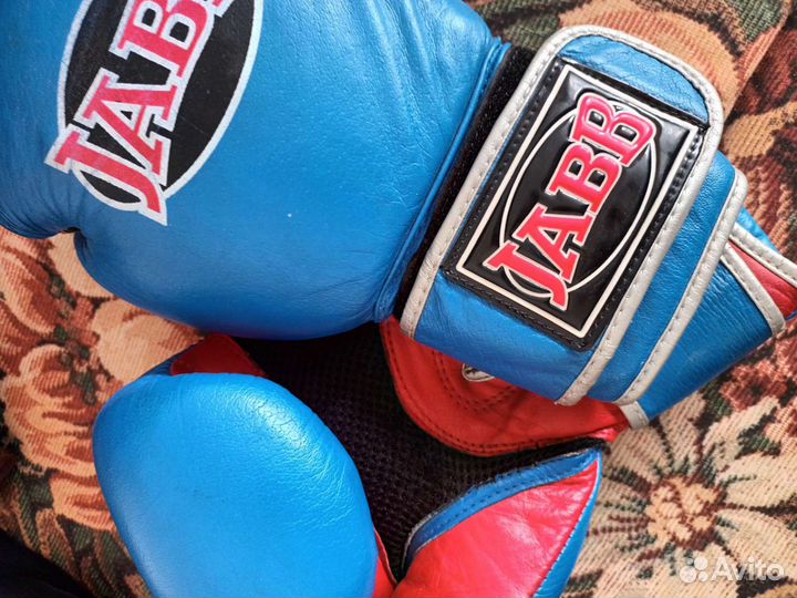 Боксерские перчатки