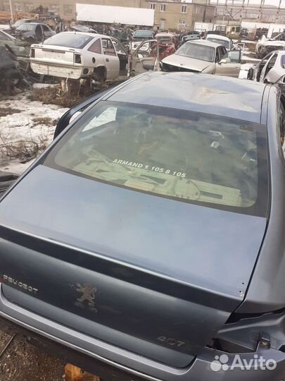 Заднее стекло Peugeot 407