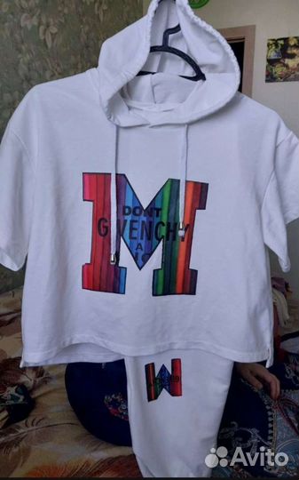 Спортивный костюм женский