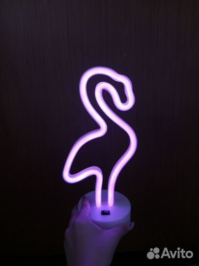 Розовый фламинго светящийся на батарейках