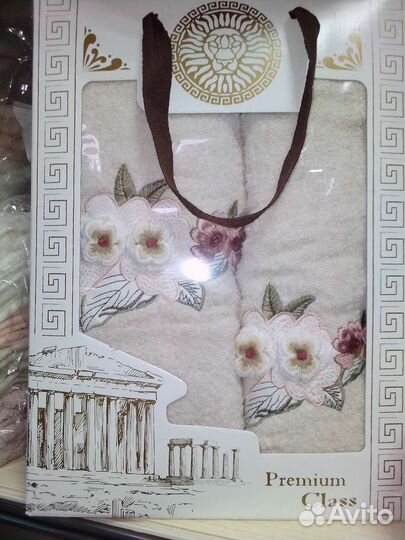 Набор махровых полотенец. Новые