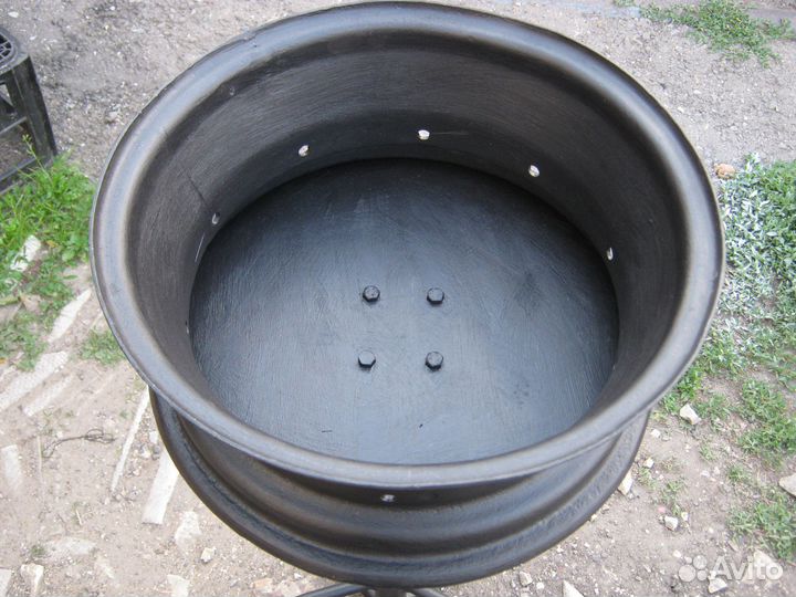 Мангал с решеткой круглый