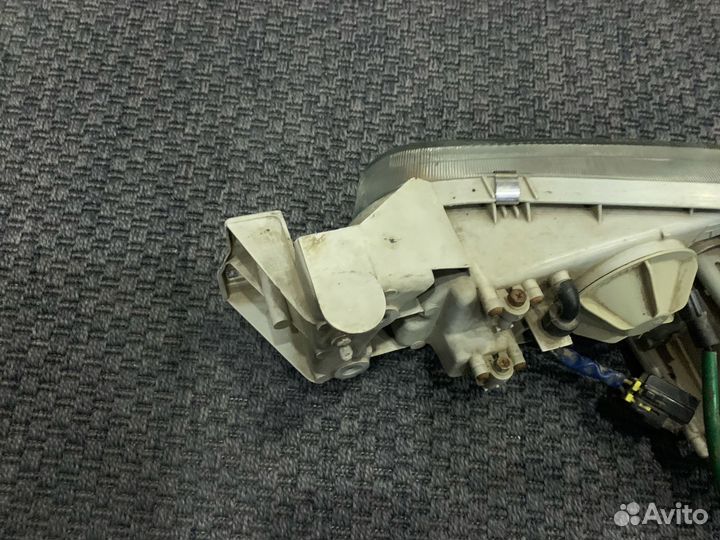 Фара правая Mazda 626 GE