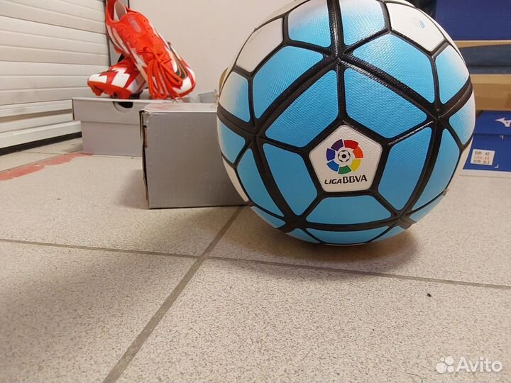 Футбольный мяч