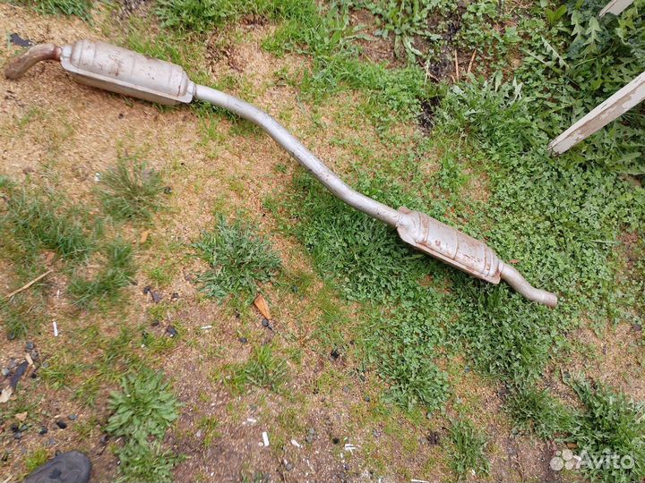 Глушитель с резонаторм