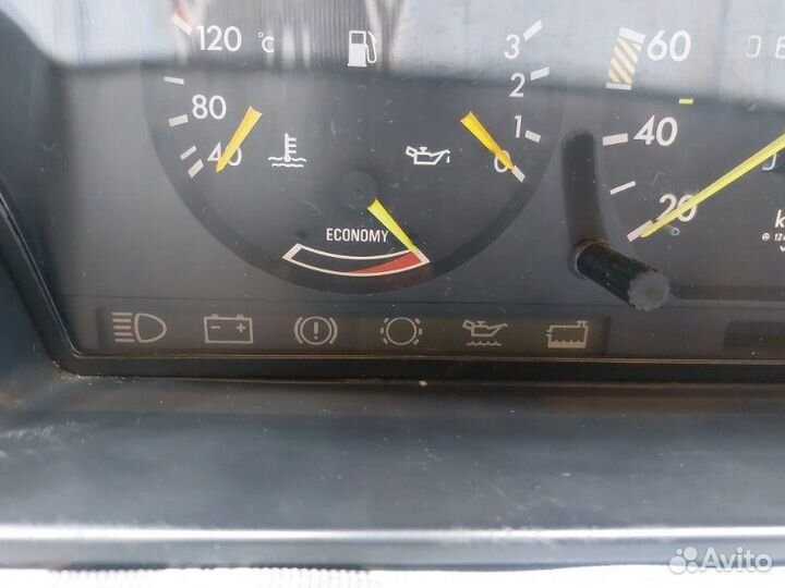 Панель приборов Mercedes-Benz W124 102.982 1989