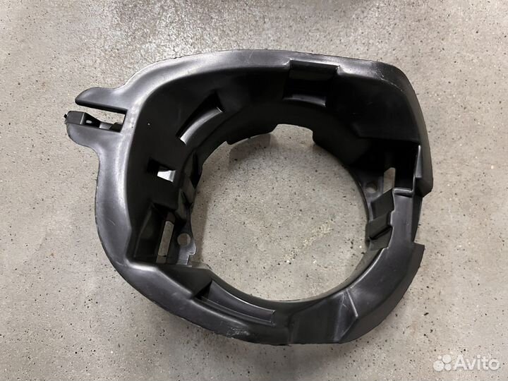 Кронштейн противотуманной фары Renault Duster