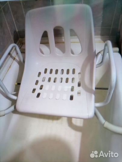 Кресло на ванну для инвалидов