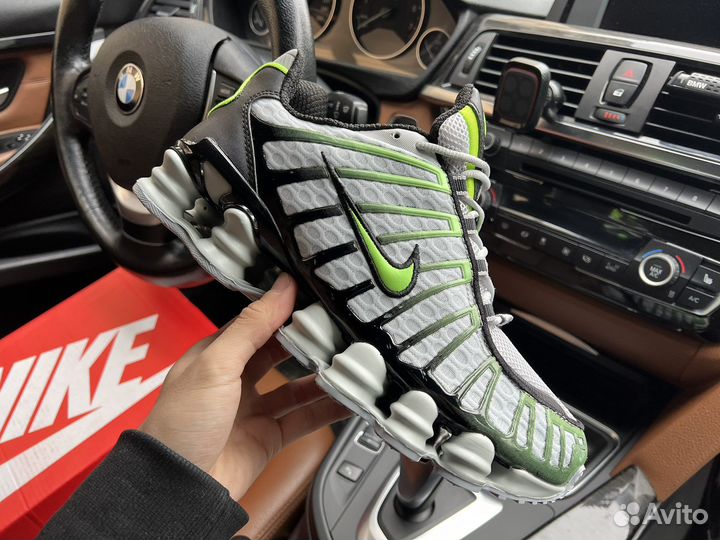 Кроссовки Nike Shox