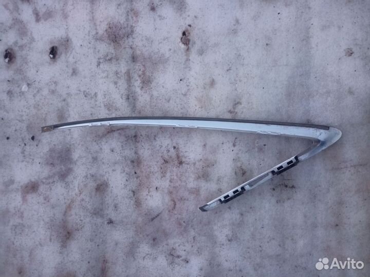 Накладка стекла боковая правая Audi A8 D3