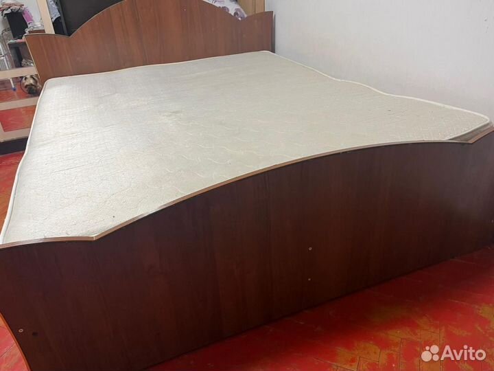 Кровать с матрасом бу