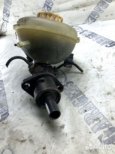 Главный тормозной цилиндр Audi 80 B3