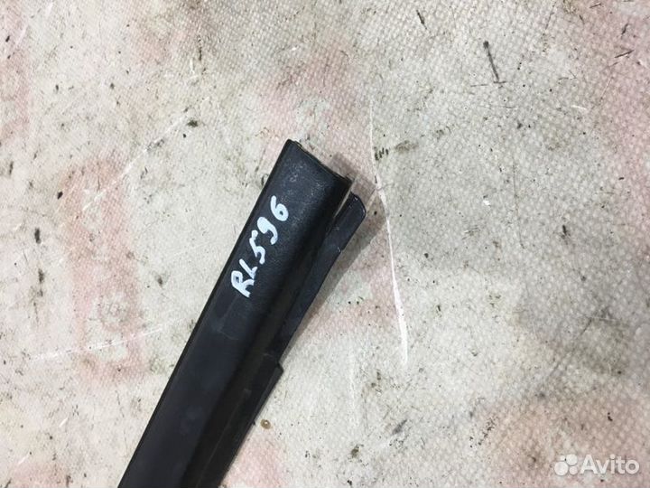 Уплотнитель стекла двери бархотка задний левый Kia