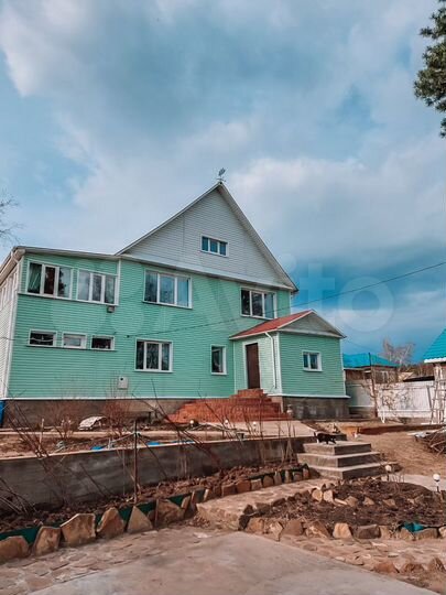 Дом 298 м² на участке 17,5 сот.