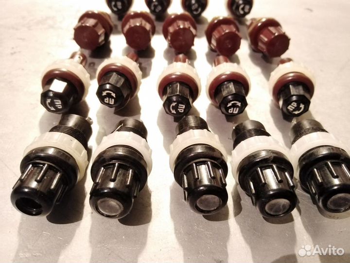 Фонарь сигнальный, держатель предохранителей